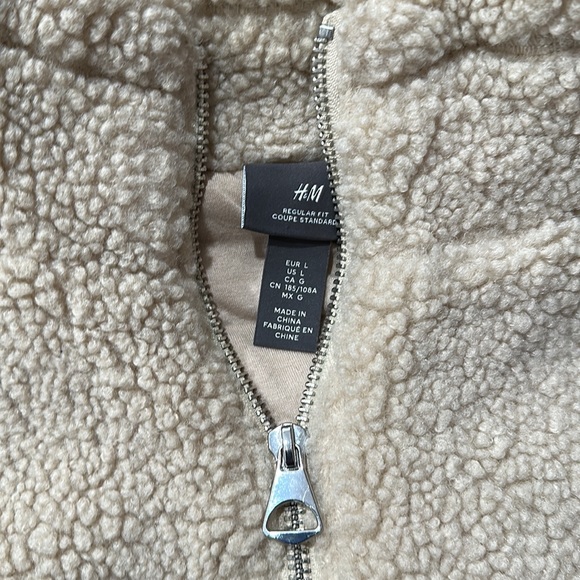 Cream H&M Sherpa full zip top, Size L (US) - Picture 3 of 4
